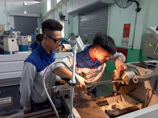 Thợ CNC cắt gọt kim loại - Hungary